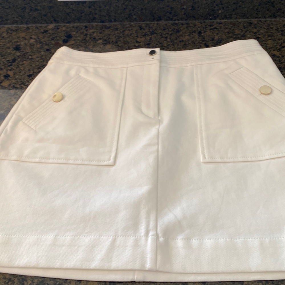 Like new never worn Loft off white skort $15